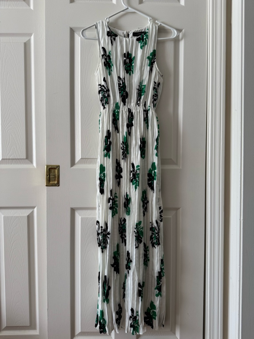 Banana Republic Pleated Chiffon Floral Sleeveless Green White Maxi Lightweight